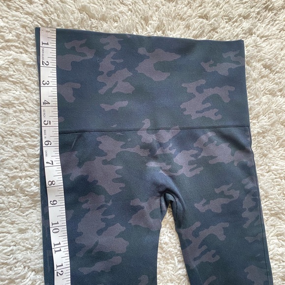 Spanx leggings size medium camouflage multi colored - Picture 7 of 10